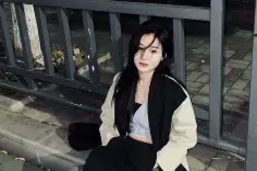 巴黎夜店唱歌偶遇王思聪身边四位女网红环绕不见正牌女友懒懒